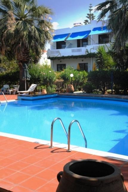 Kalives Apartments 칼리베스 외부 사진